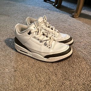 Air Jordan 3 Retro Men’s Shoe, White/Dark Mocha, 9.5
